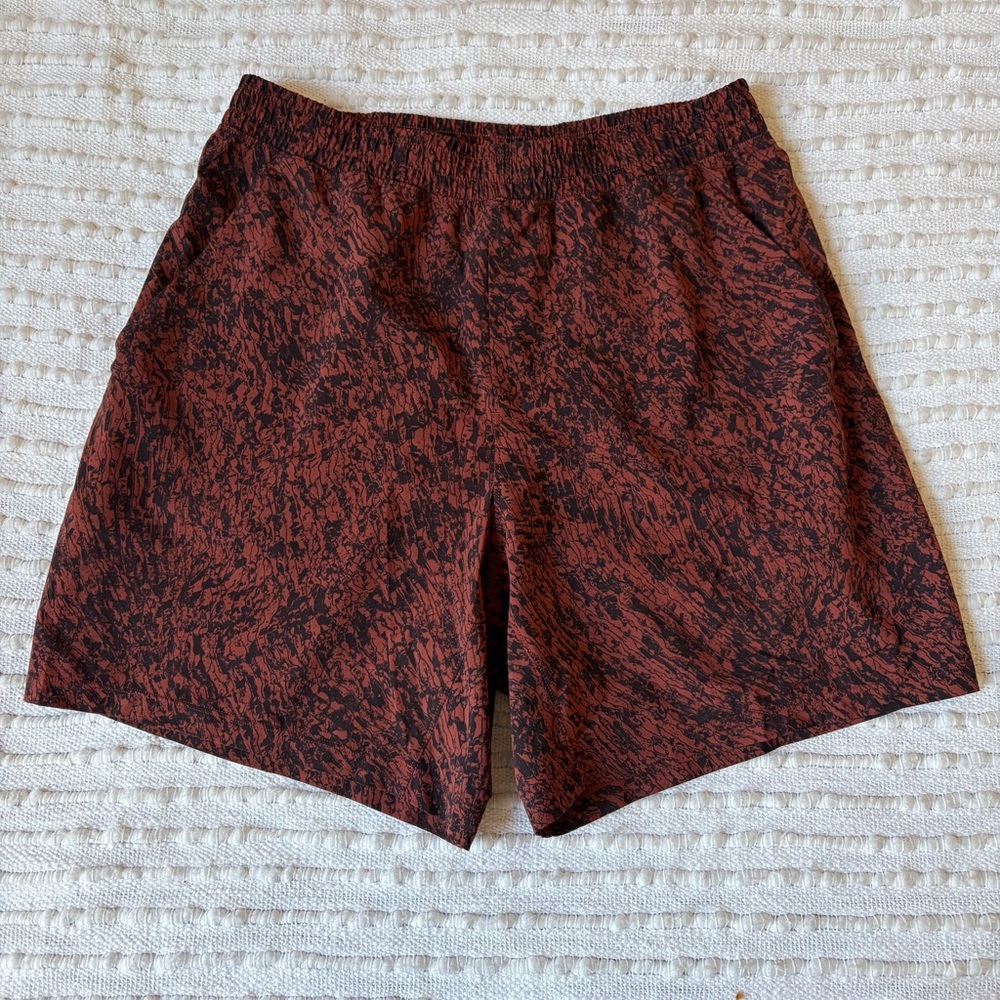 Lululemon Pace Breaker Black Brown Men’s Running Shorts Large 7” Inseam